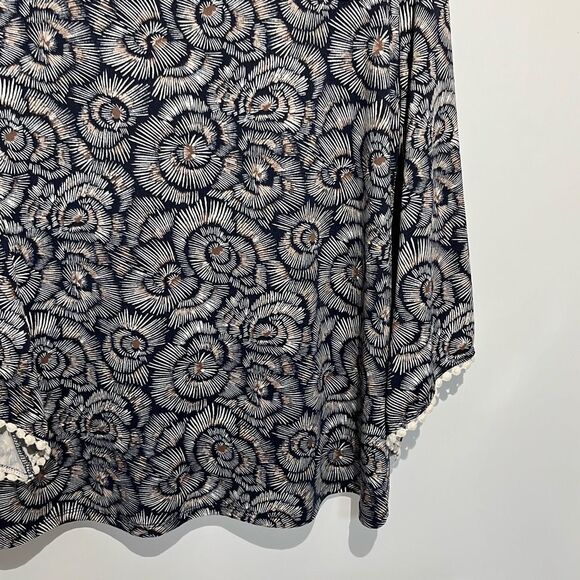 Sweet Clarity Women's Multicolor Floral V-Neck Batwing Sleeve Blouse Size XL - Picture 10 of 11